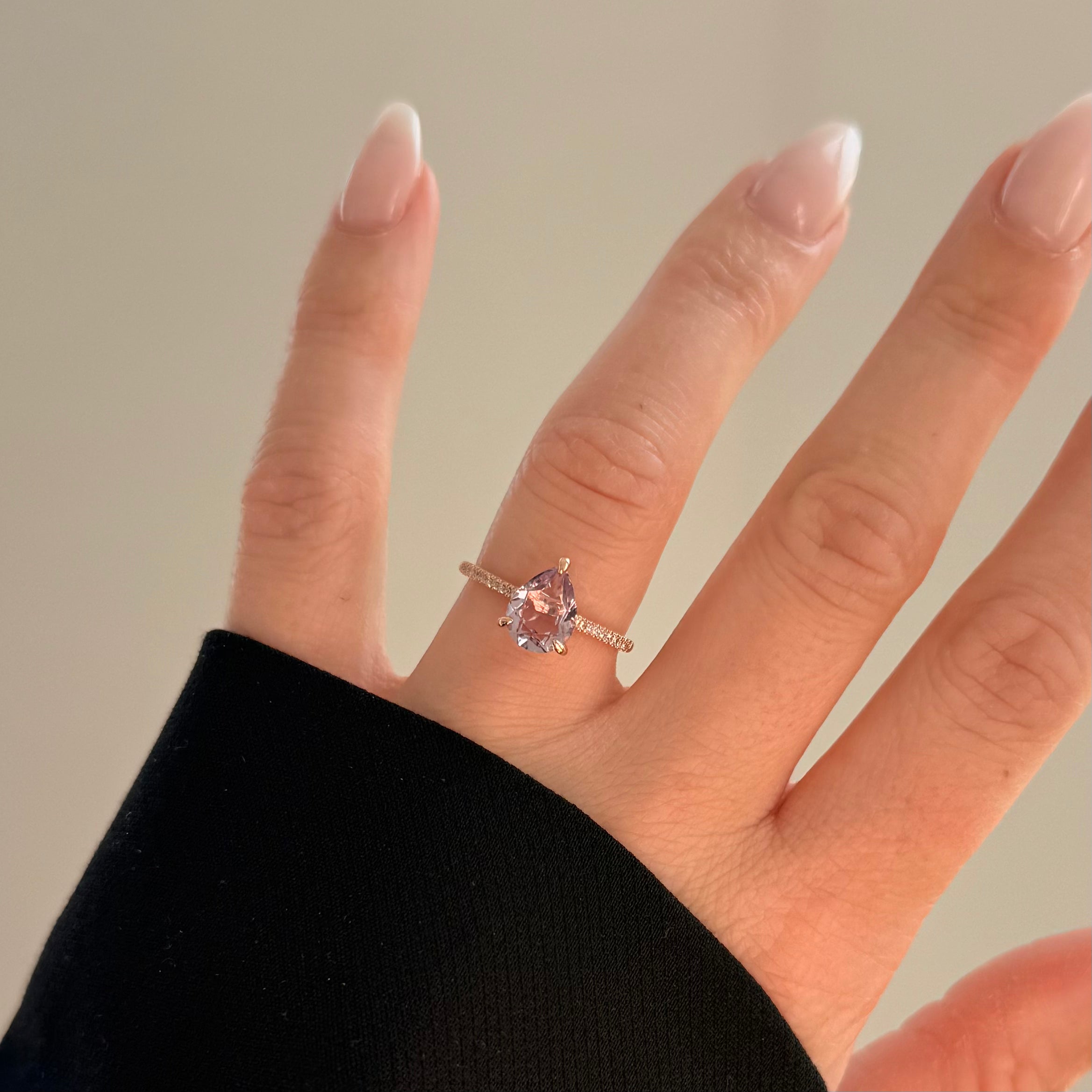 Ring aus 18KT Roségold mit pinkem Amethyst & Brillanten