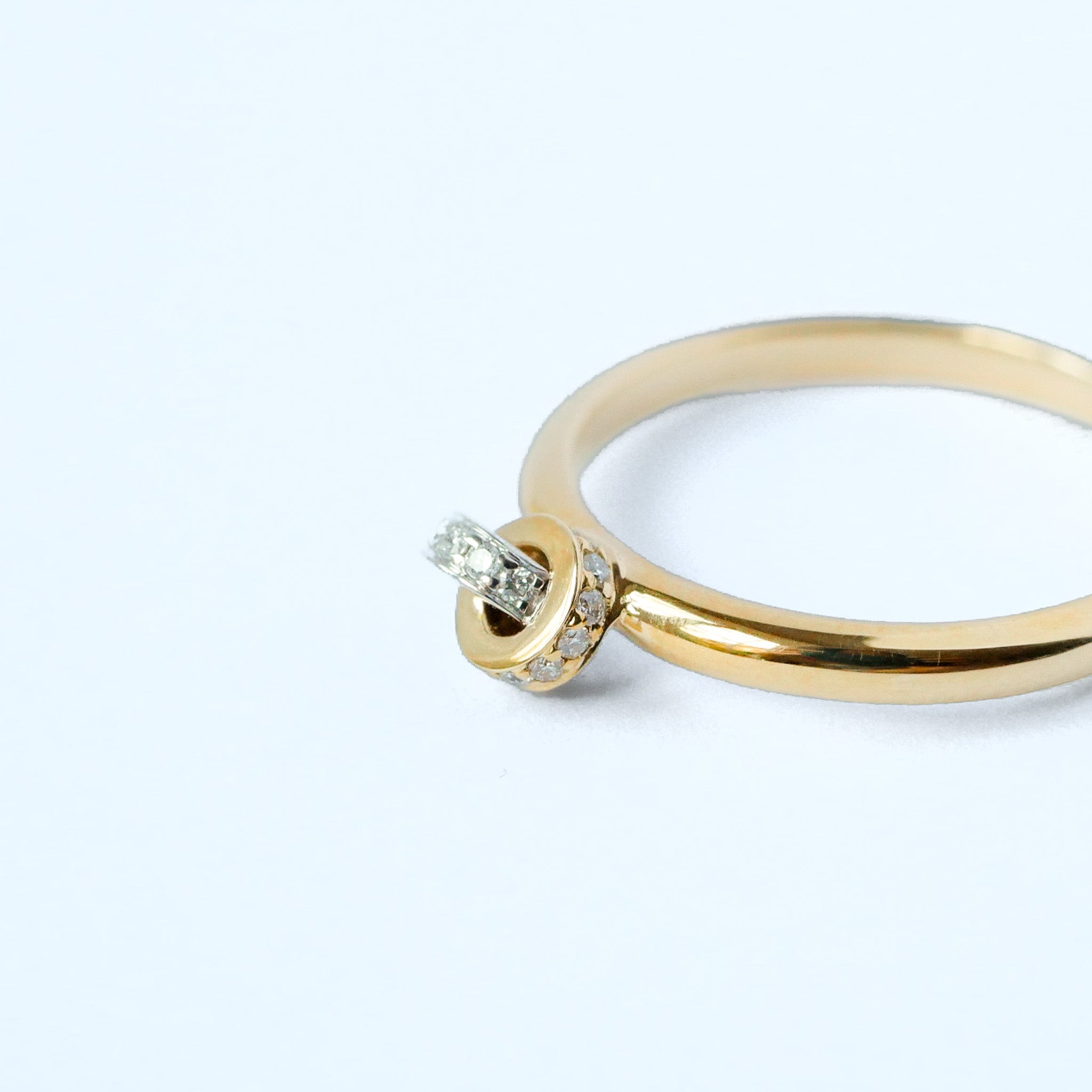 Ring 18KT Gelbgold Knoten Diamant