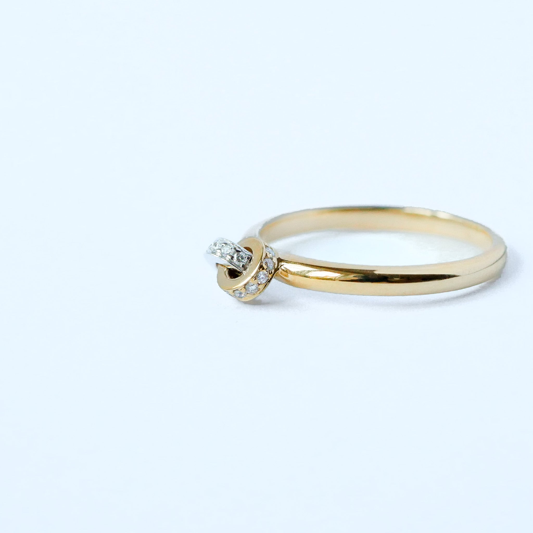 Ring 18KT Gelbgold Knoten Diamant