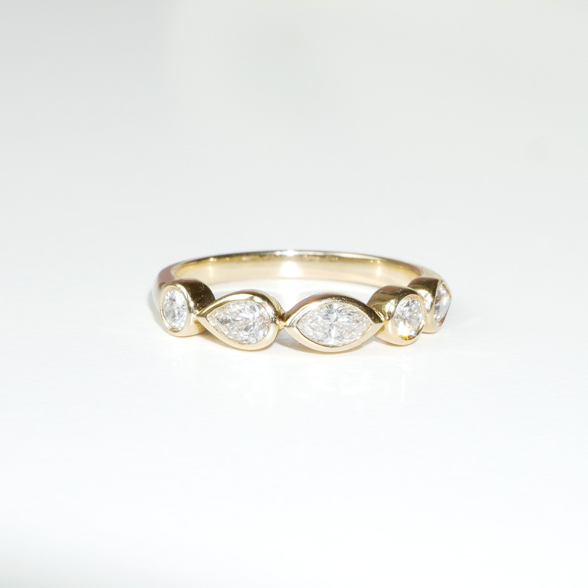 Ring Tropfen, Brillant und Navette Diamanten