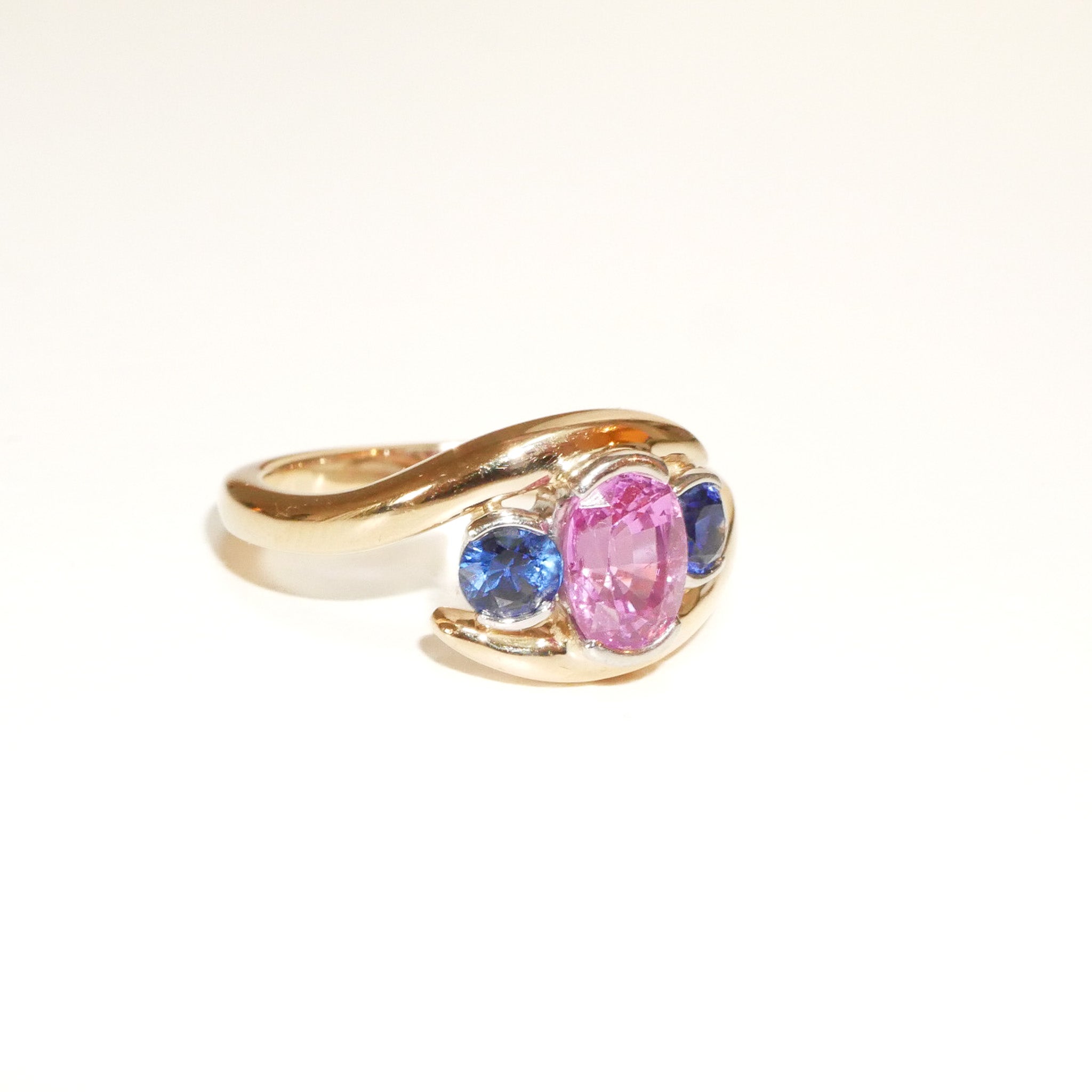 Vintage pink und blaue Saphire