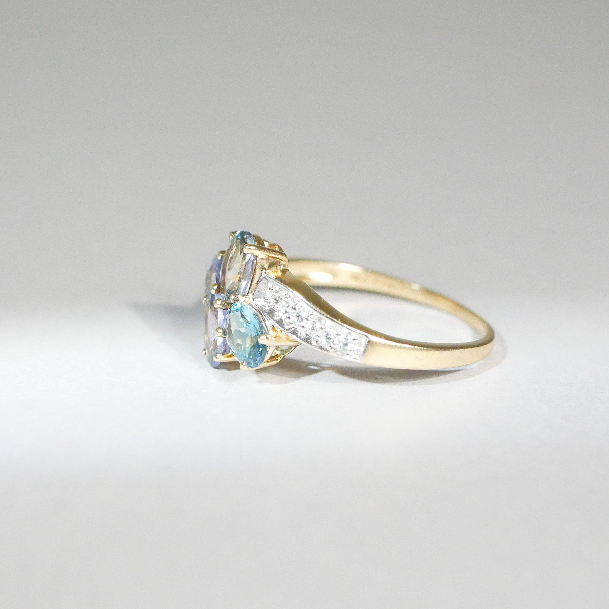 Vintage Ring Tansanit und Diamanten