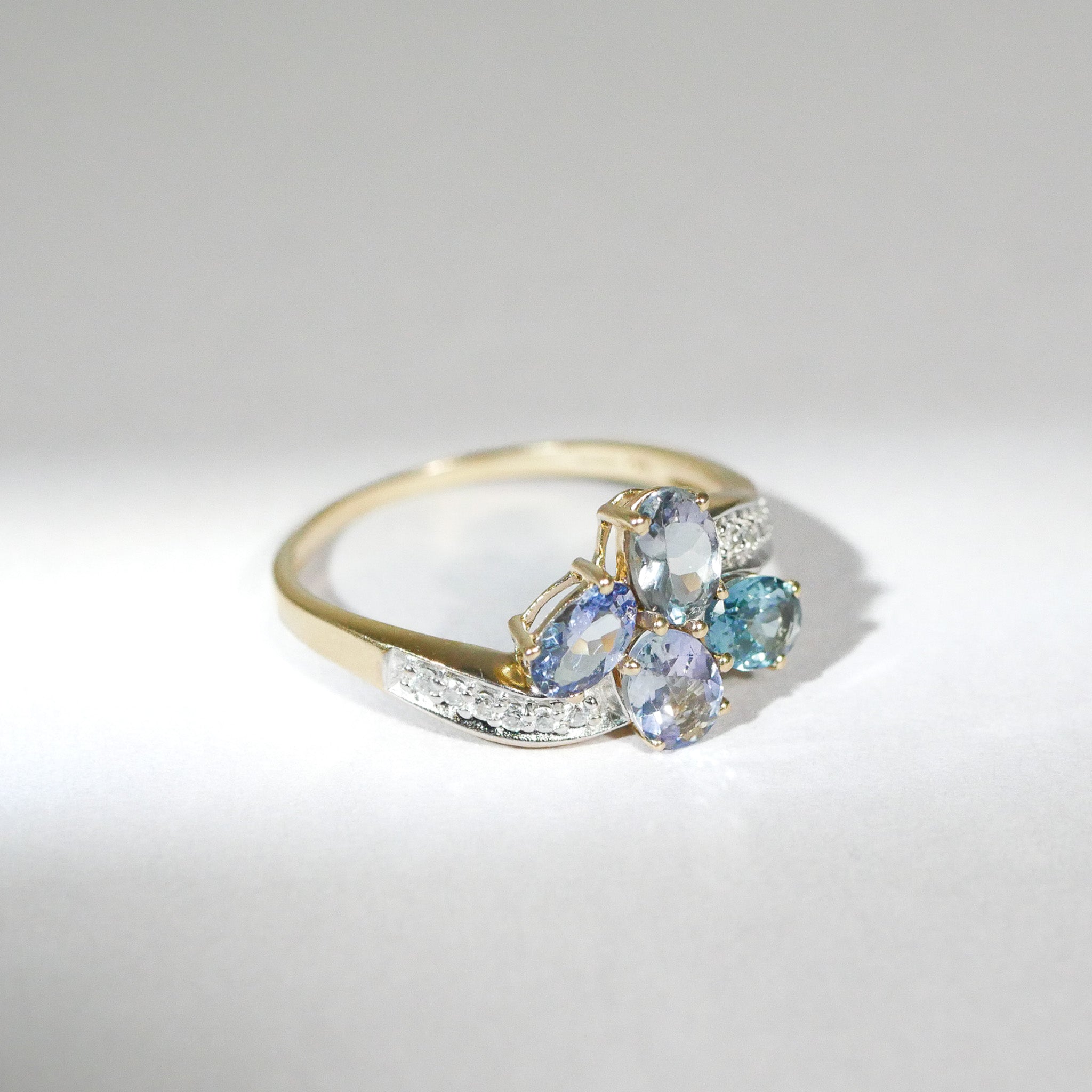 Vintage Ring Tansanit und Diamanten