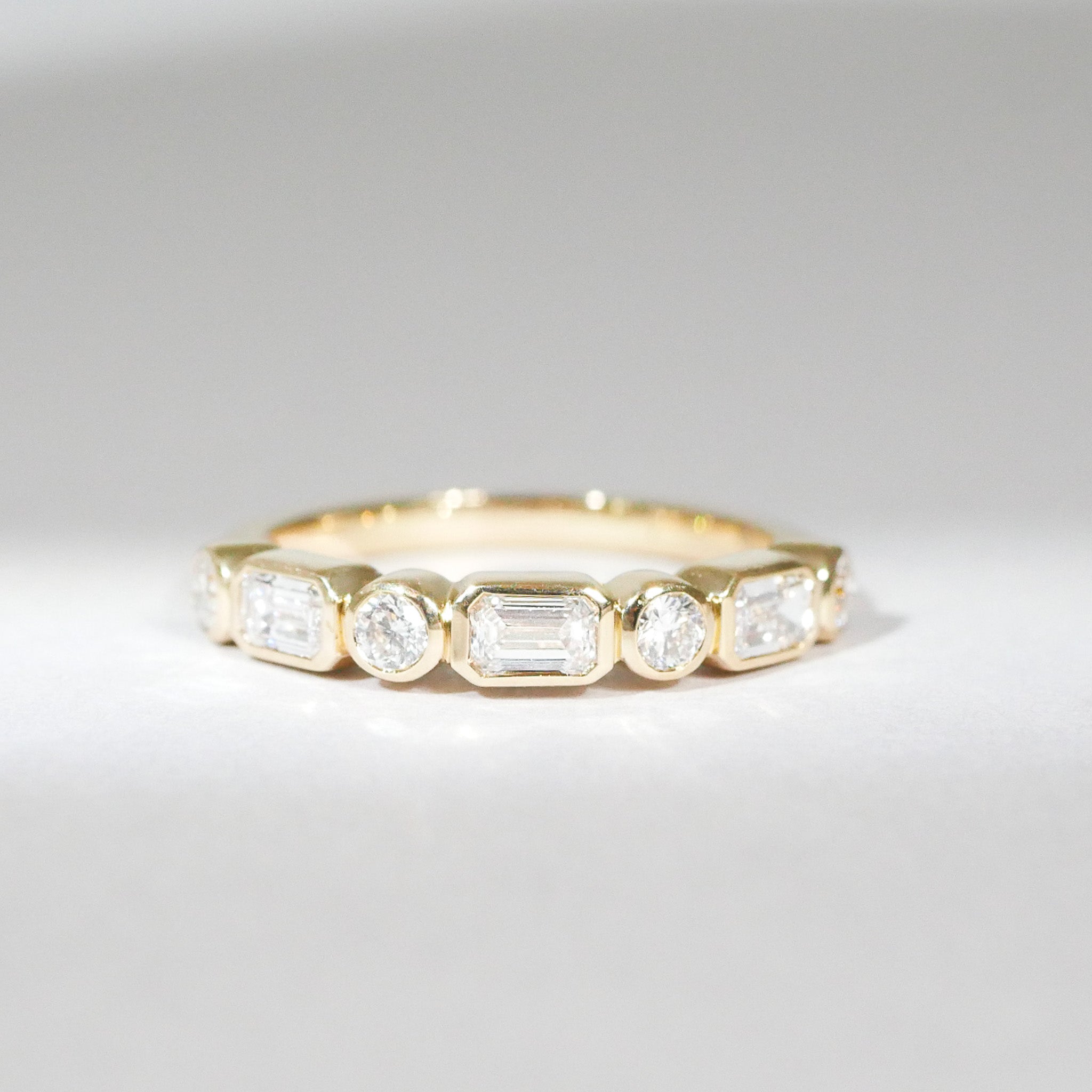 BEZEL Diamant Ring Emerald und Brillant cut 18 KT