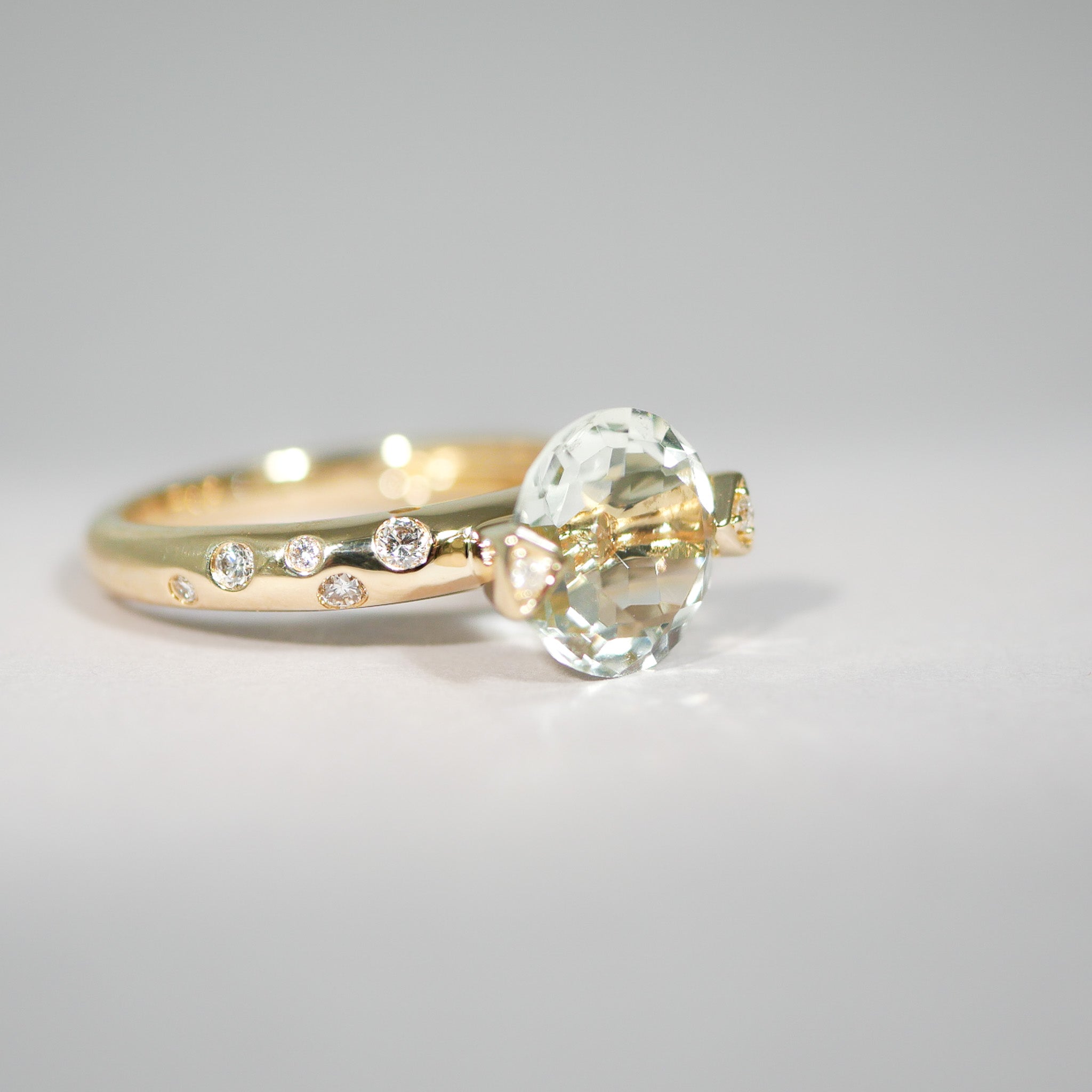 Ring aus 14KT Gelbgold mit Amethyst & Brillanten