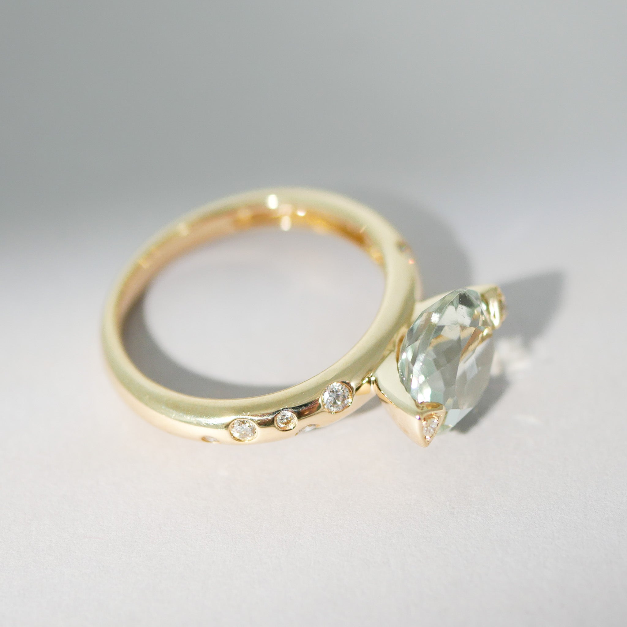 Ring aus 14KT Gelbgold mit Amethyst & Brillanten
