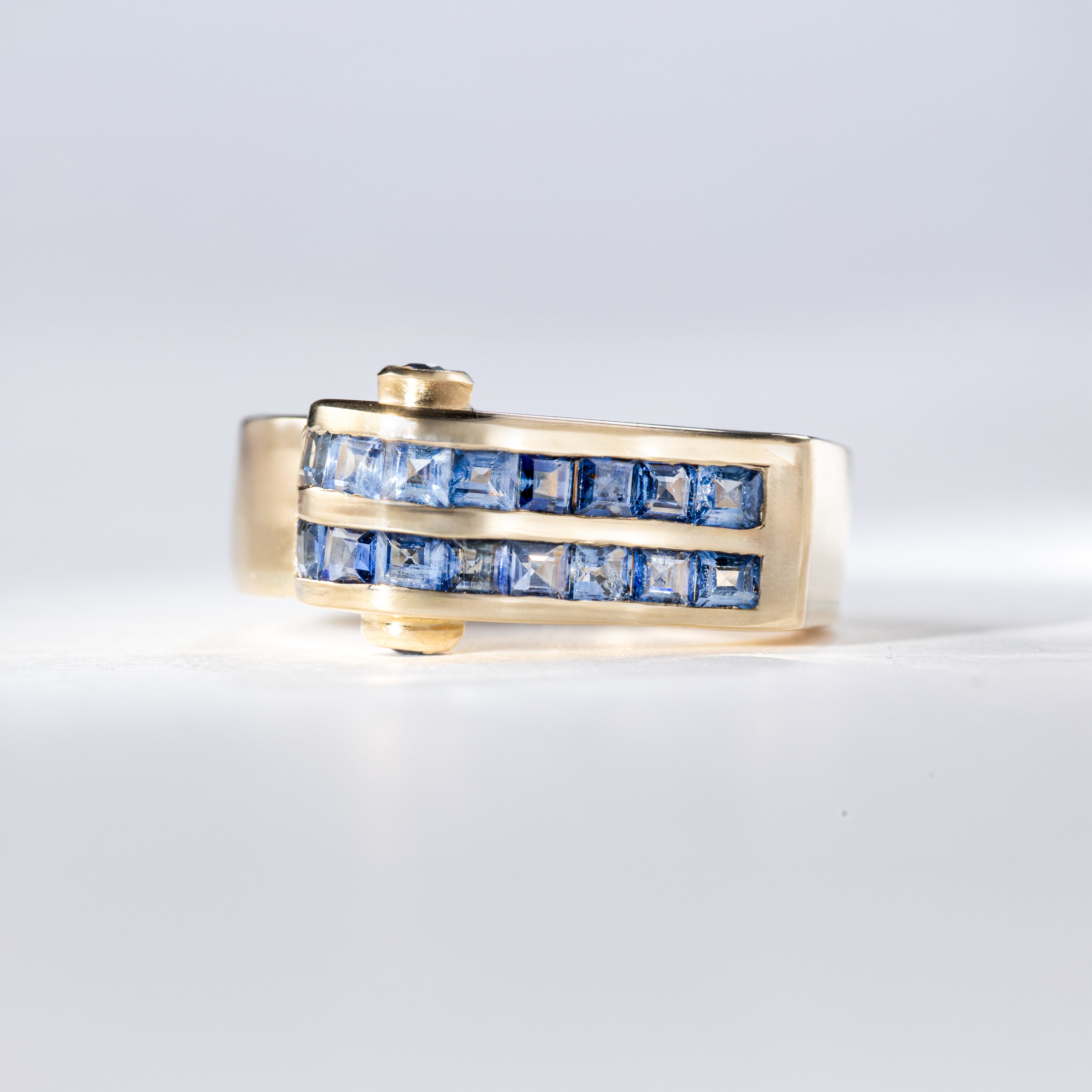 Ceylon-Saphire Ring "Wavefy" - Designed by gluecksgriff