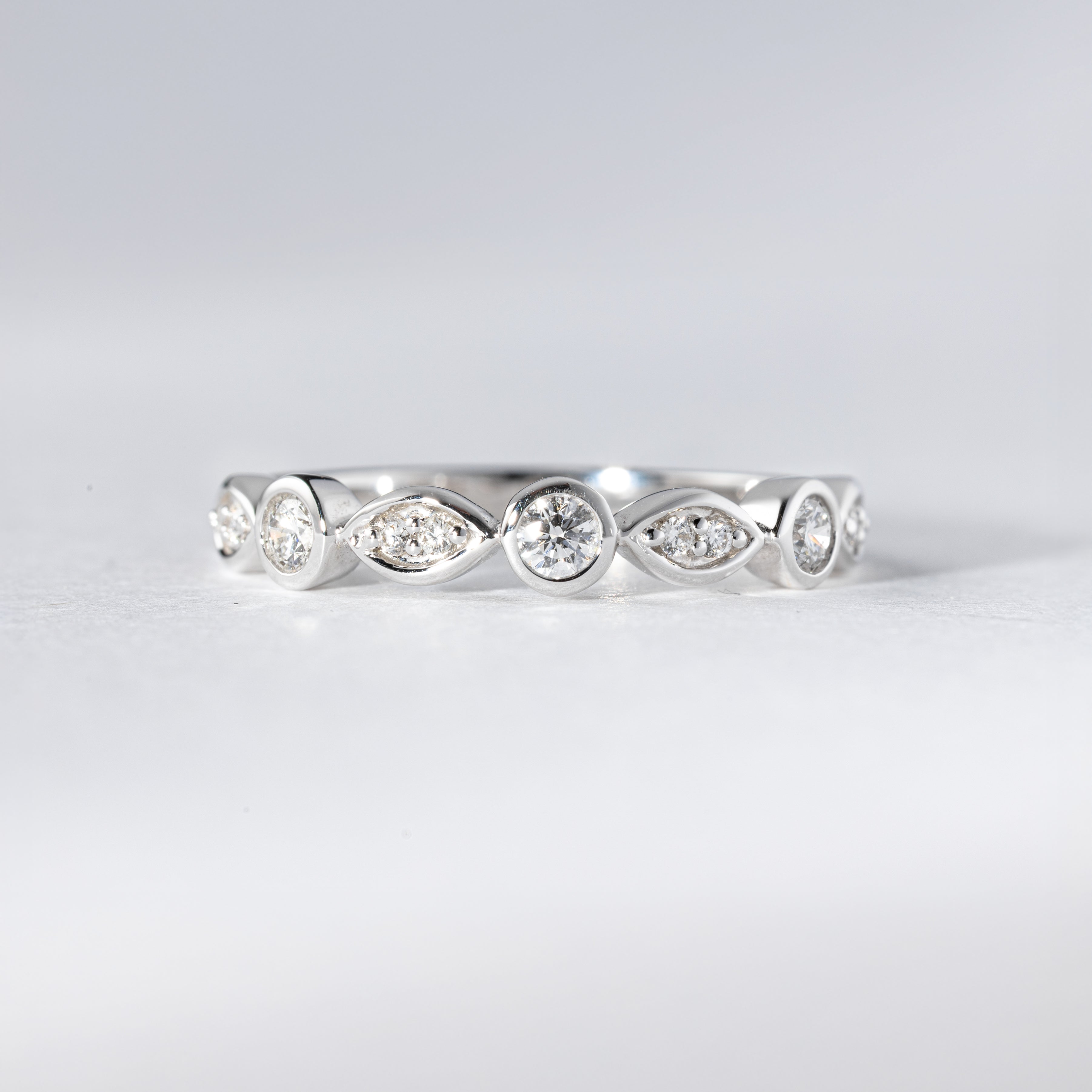 Stacking-Ring 11 Brillanten im Wechsel-Design