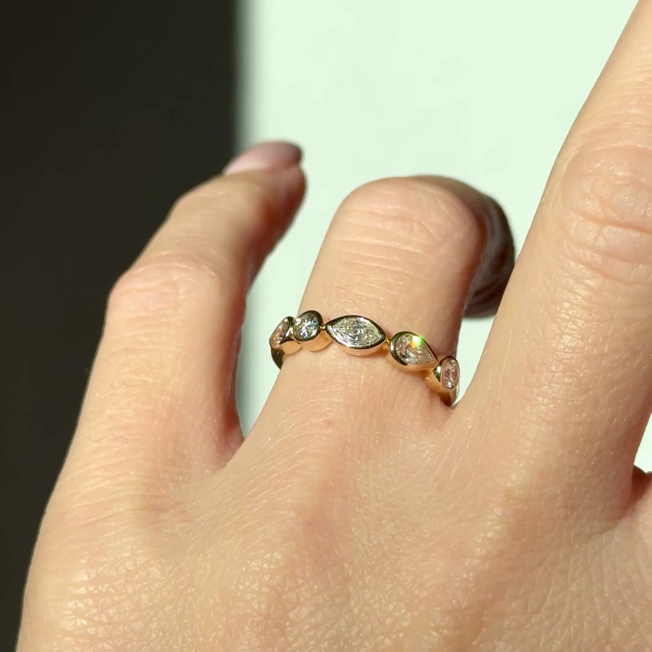 Ring Tropfen, Brillant und Navette Diamanten