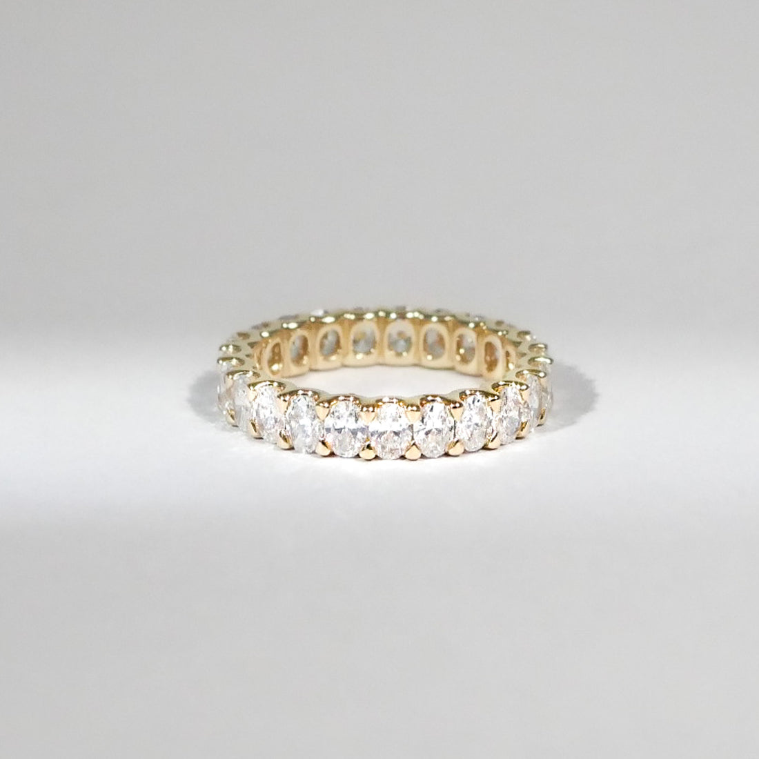 Full Eternity Diamant Ring oval cut 18KT