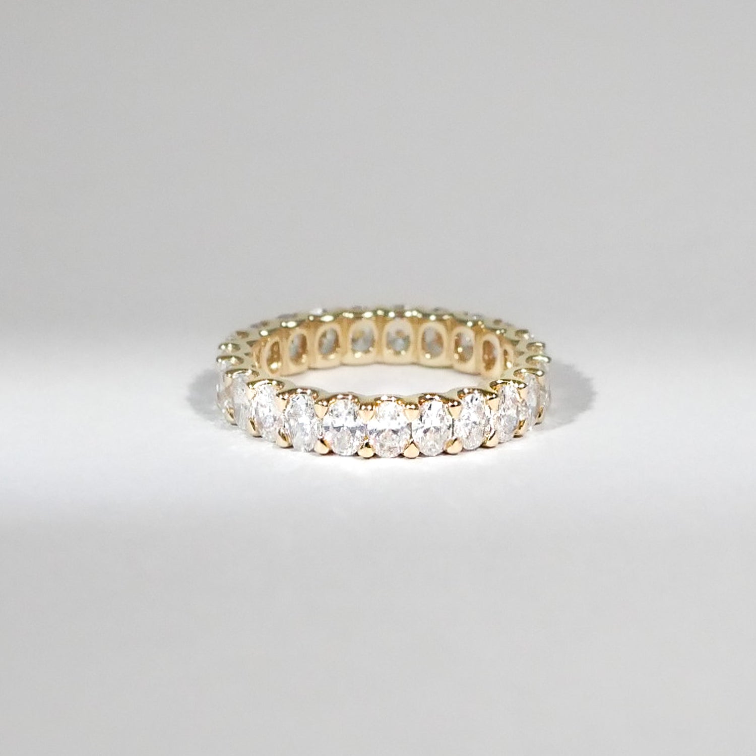 Full Eternity Diamant Ring oval cut 18KT