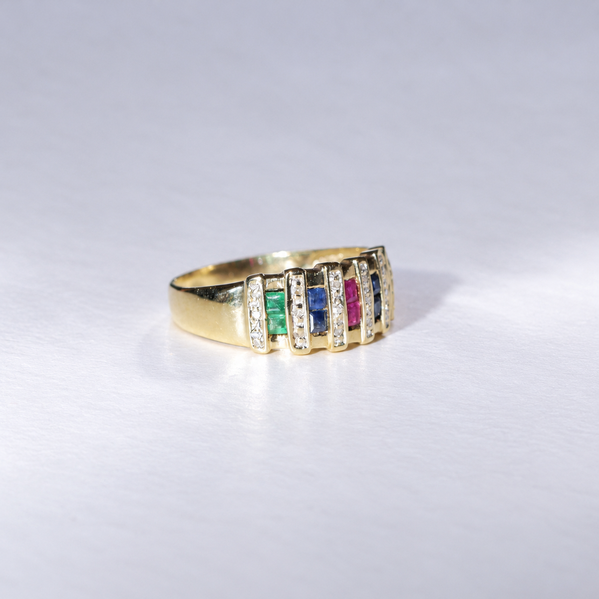 Vintage Ring mit Rubin, Saphiren, Smaragden &amp; Diamanten | 375 Gelbgold, 9 KT