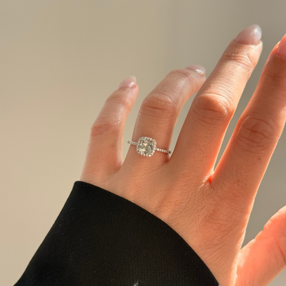 Ring aus 18KT Weißgold mit Amethyst und Brillanten
