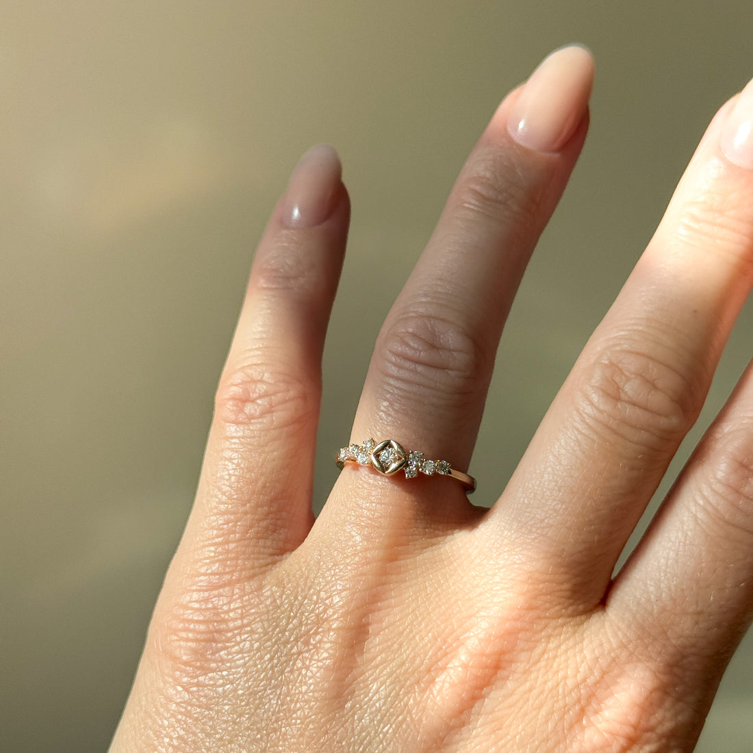 Ring mit besonderer Blumenfassung