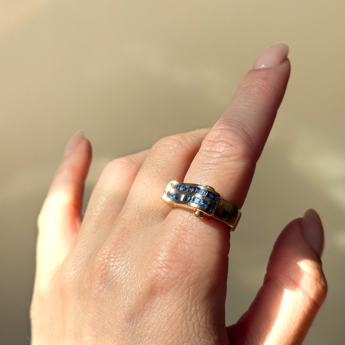 Ceylon-Saphire Ring "Wavefy" - Designed by gluecksgriff