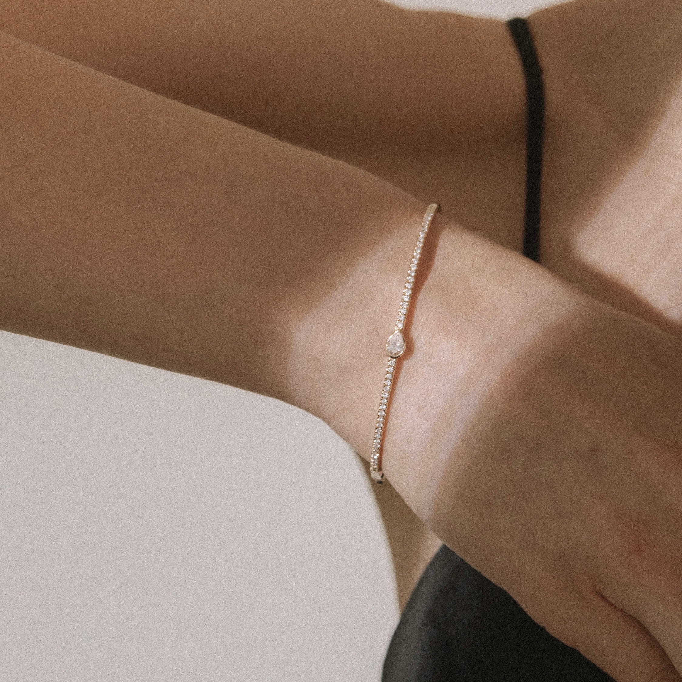 Armreif 14KT Tropfen Schliff Diamant und Brillanten