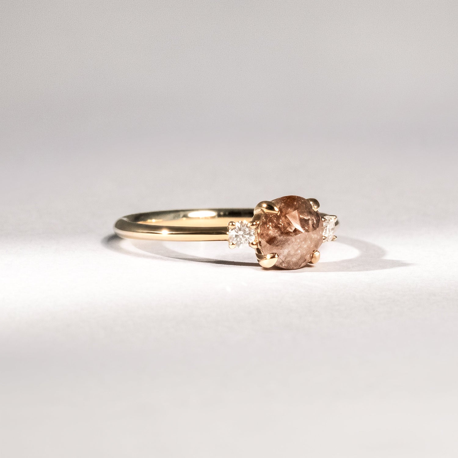 Diamantring aus 18 Karat Gelbgold mit braunem Diamant