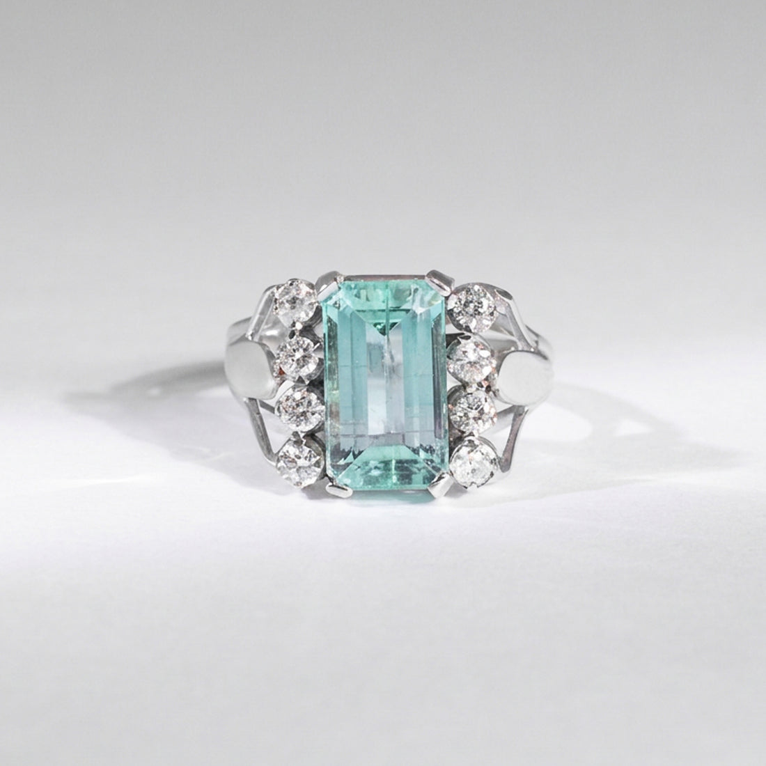 Emerald Cut Smaragd Ring -  Natur-Smaragd & Diamanten | 14K Weißgold
