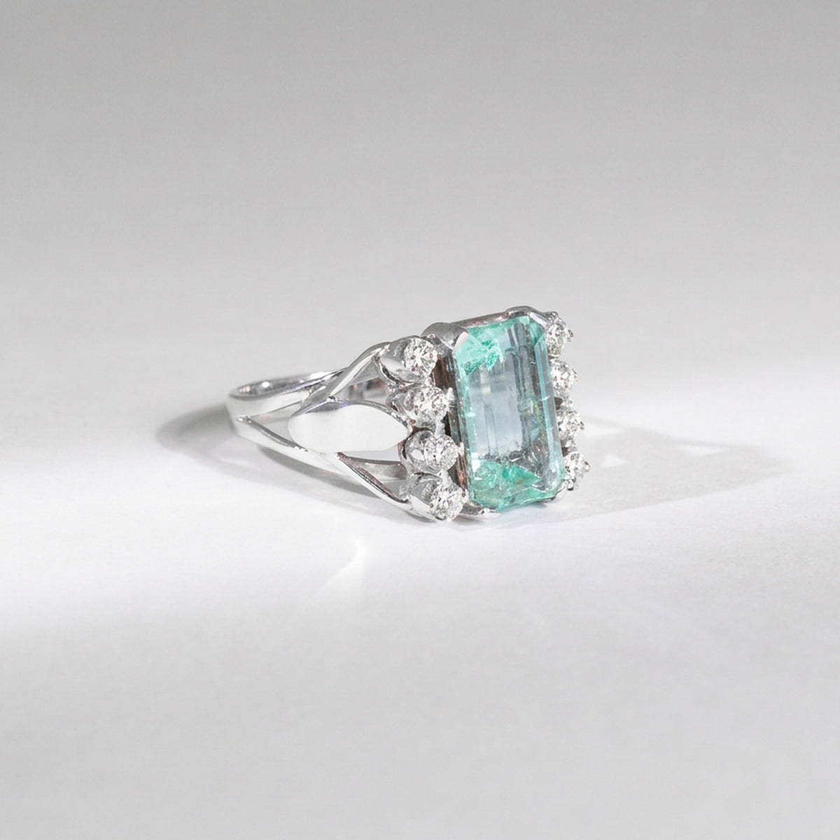 Emerald Cut Smaragd Ring -  Natur-Smaragd &amp; Diamanten | 14K Weißgold
