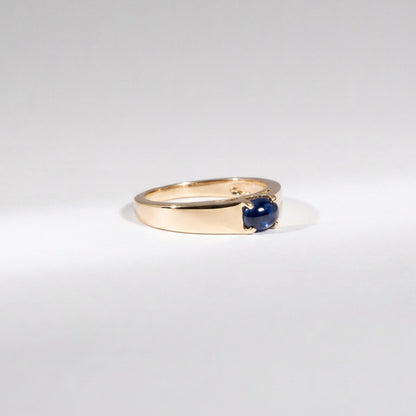 Vintage Saphir Ring – Ovaler Cabochon Saphir | 9K Gelbgold