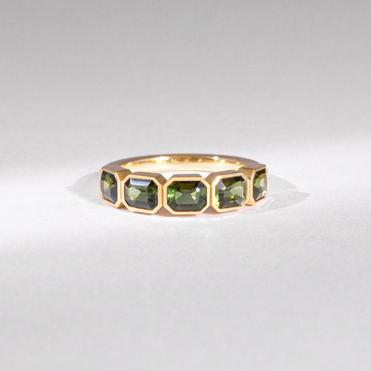 Turmalin Ring im Bauhaus-Stil – 1,90 ct Emerald Cut | 18K Gelbgold