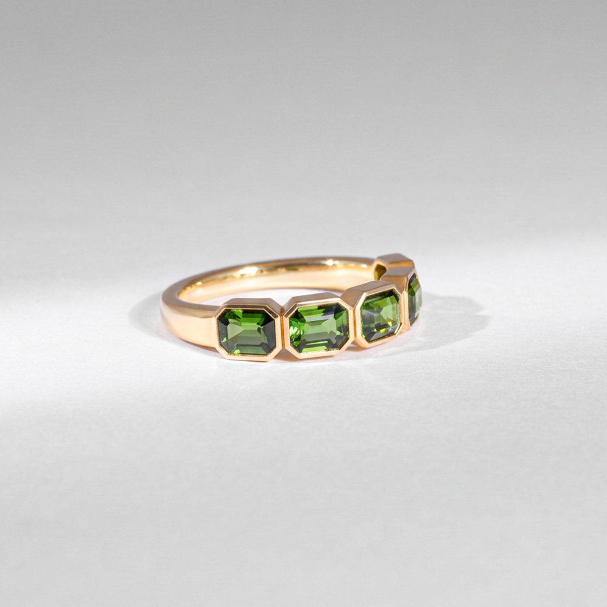 Turmalin Ring im Bauhaus-Stil – 1,90 ct Emerald Cut | 18K Gelbgold