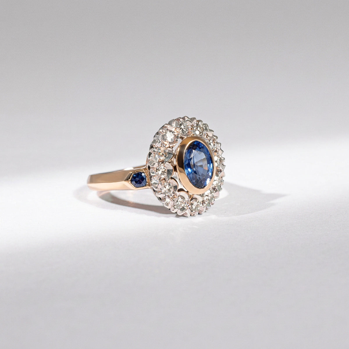 Art Déco Saphir Ring – 14K Gelbgold, Saphir &amp; Rosenschliff-Diamanten