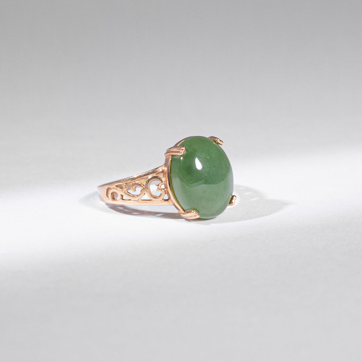 Vintage Jade Ring 9K Gelbgold mit ca. 3 ct moosgrüner Jade