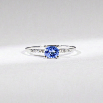 Saphir Ring Unikat – 14K Weißgold mit blauem Saphir &amp; Naturdiamanten