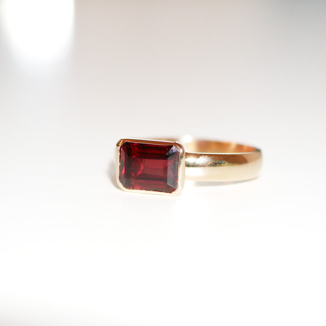 Ring Granat Bauhausstil DBG