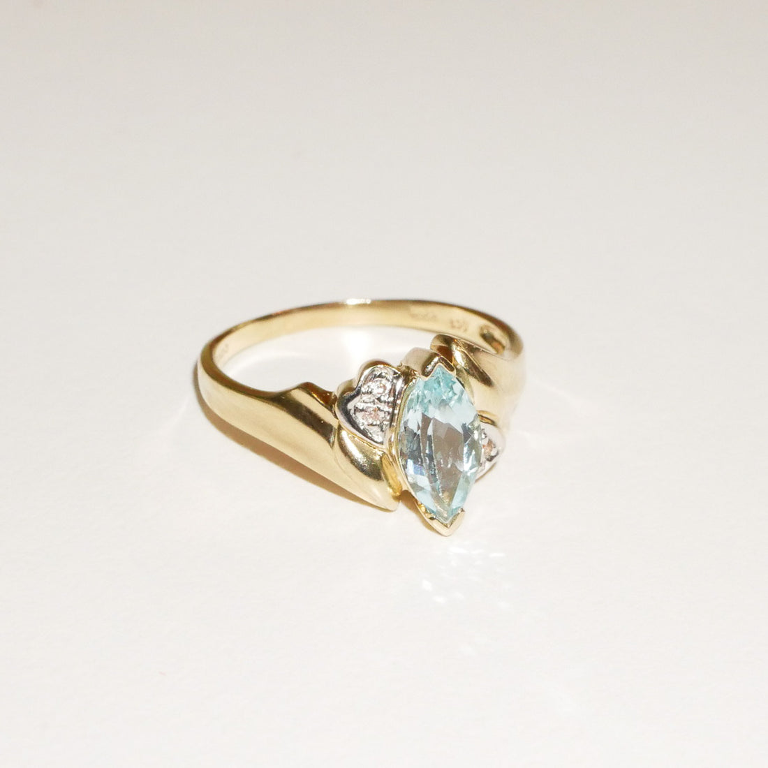 Vintage Blue Sky Topas und Diamant Ring