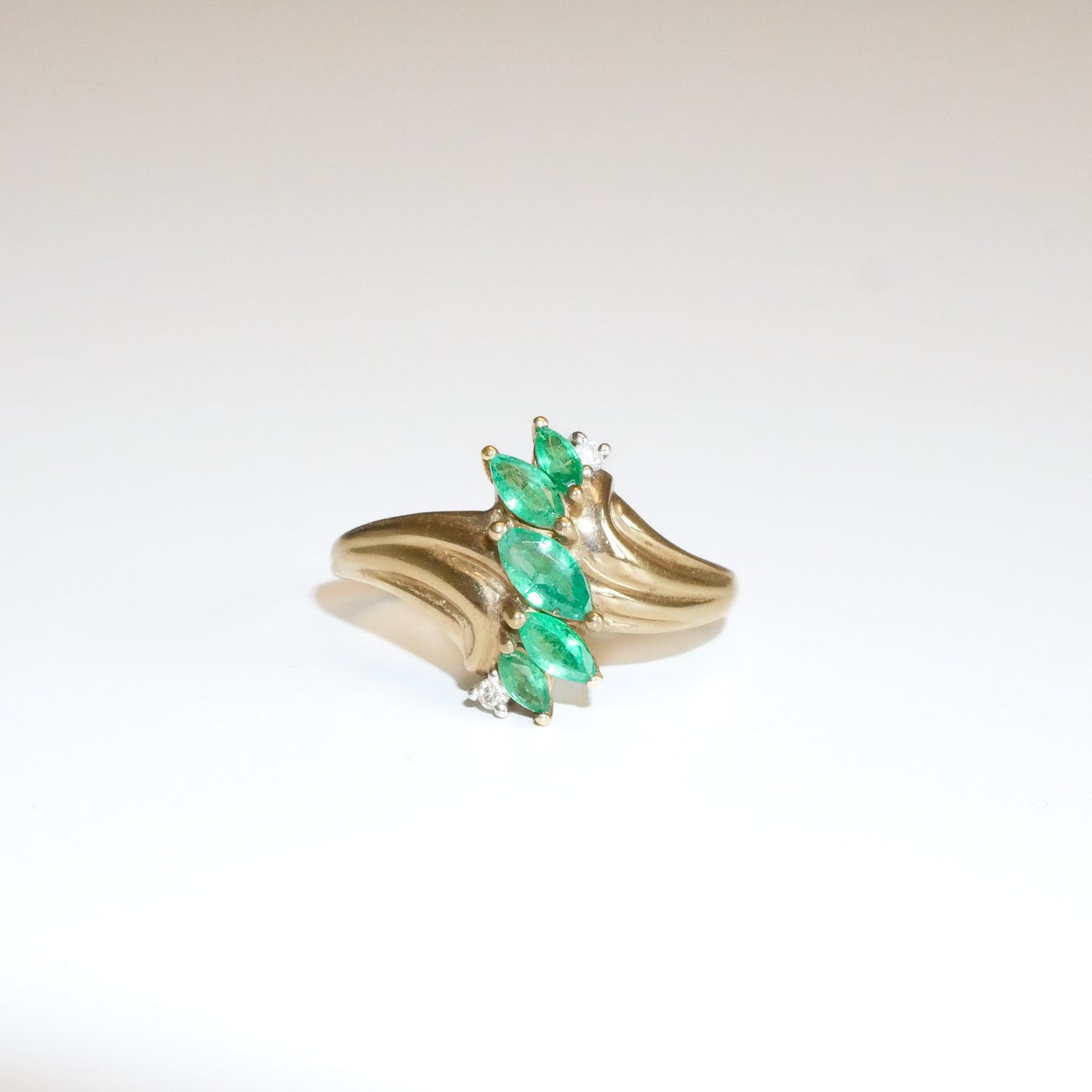 Vintage Ring Smaragd und Diamanten