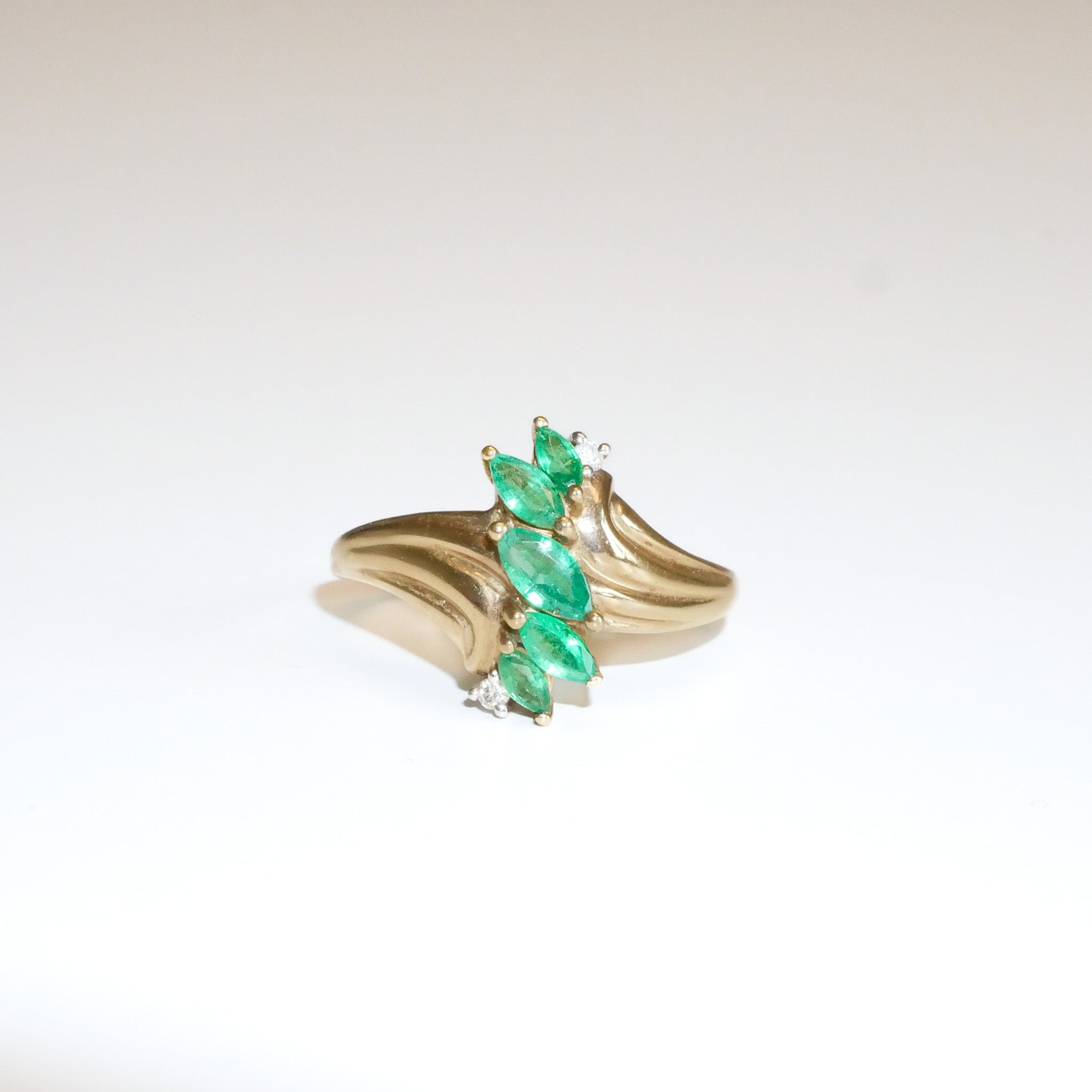 Vintage Ring Smaragd und Diamanten