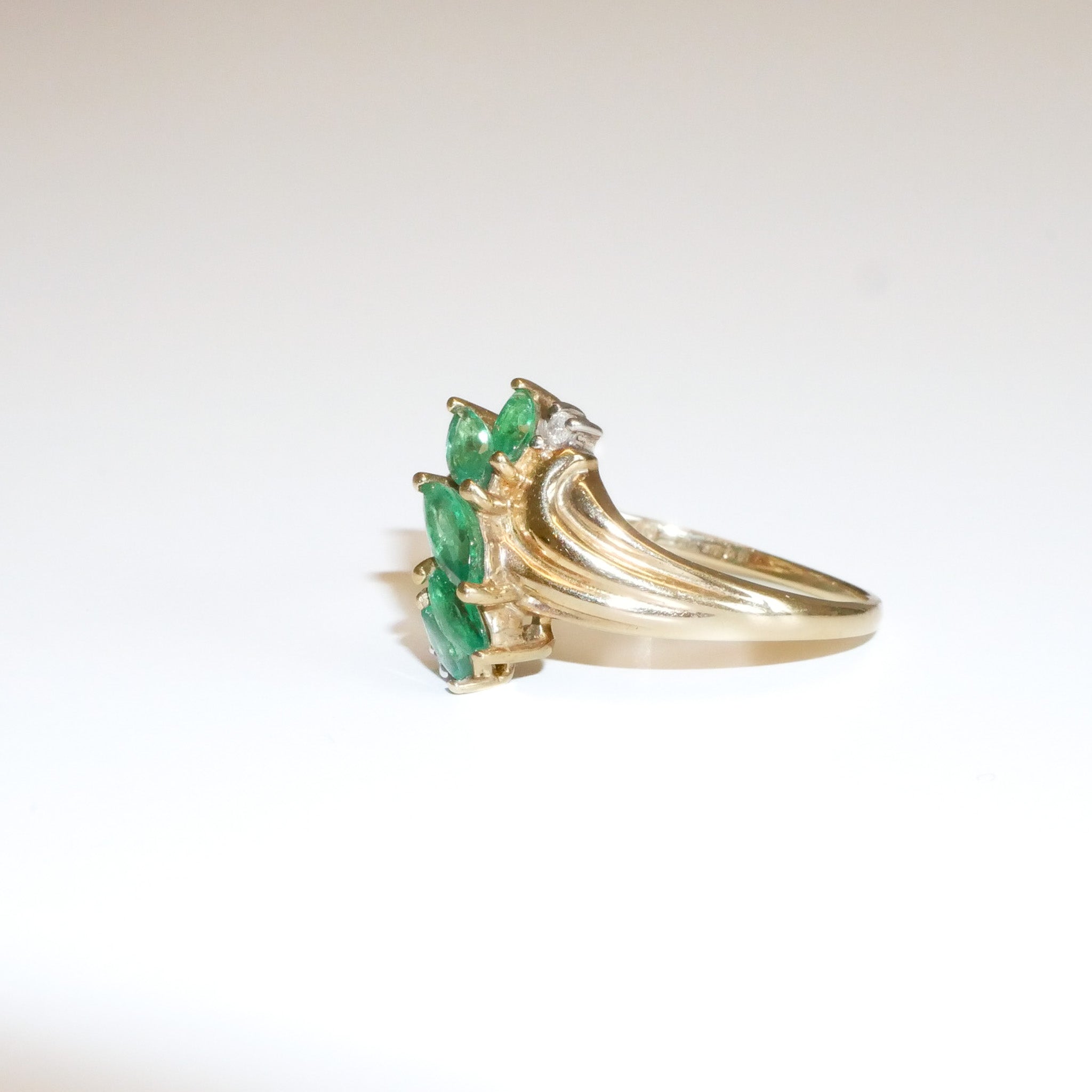 Vintage Ring Smaragd und Diamanten