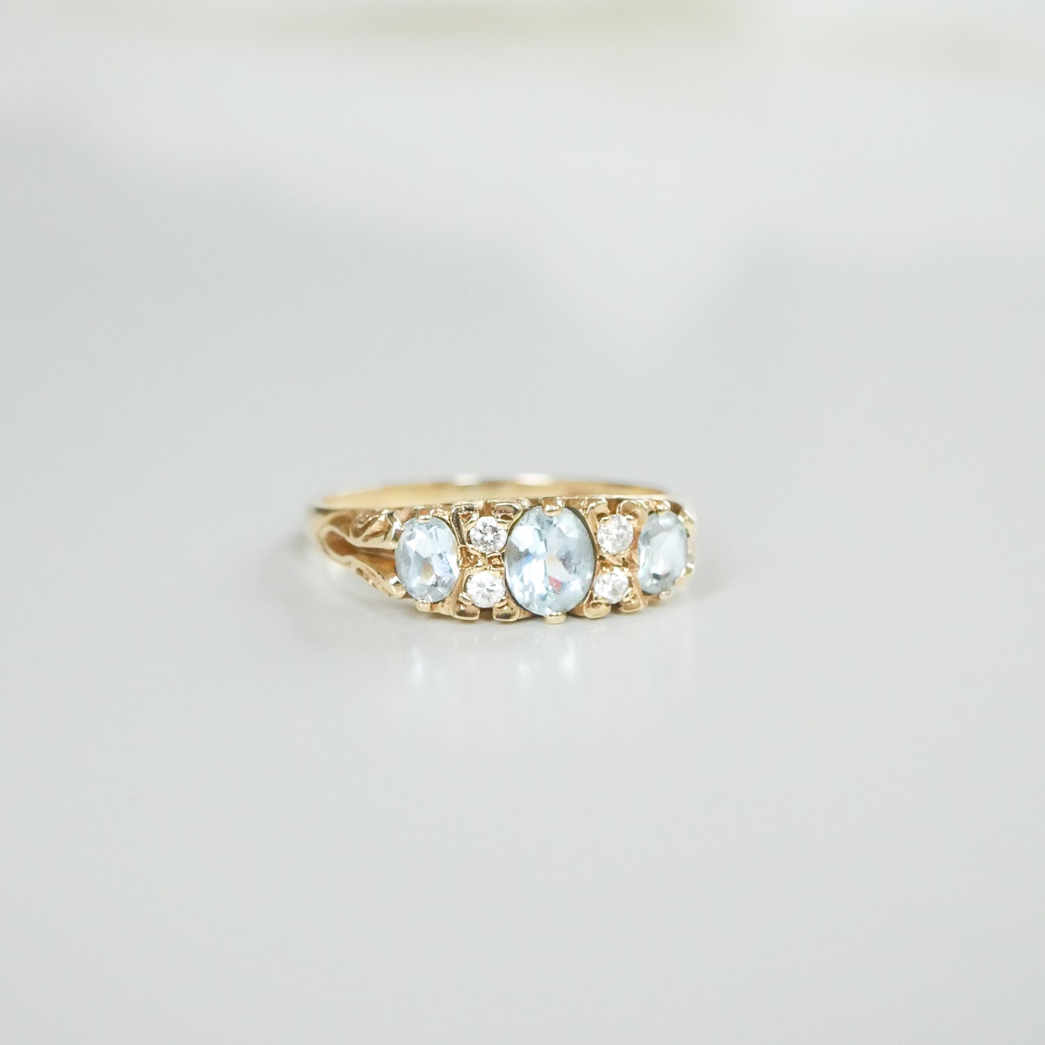 Vintage Ring Aquamarin und Diamanten