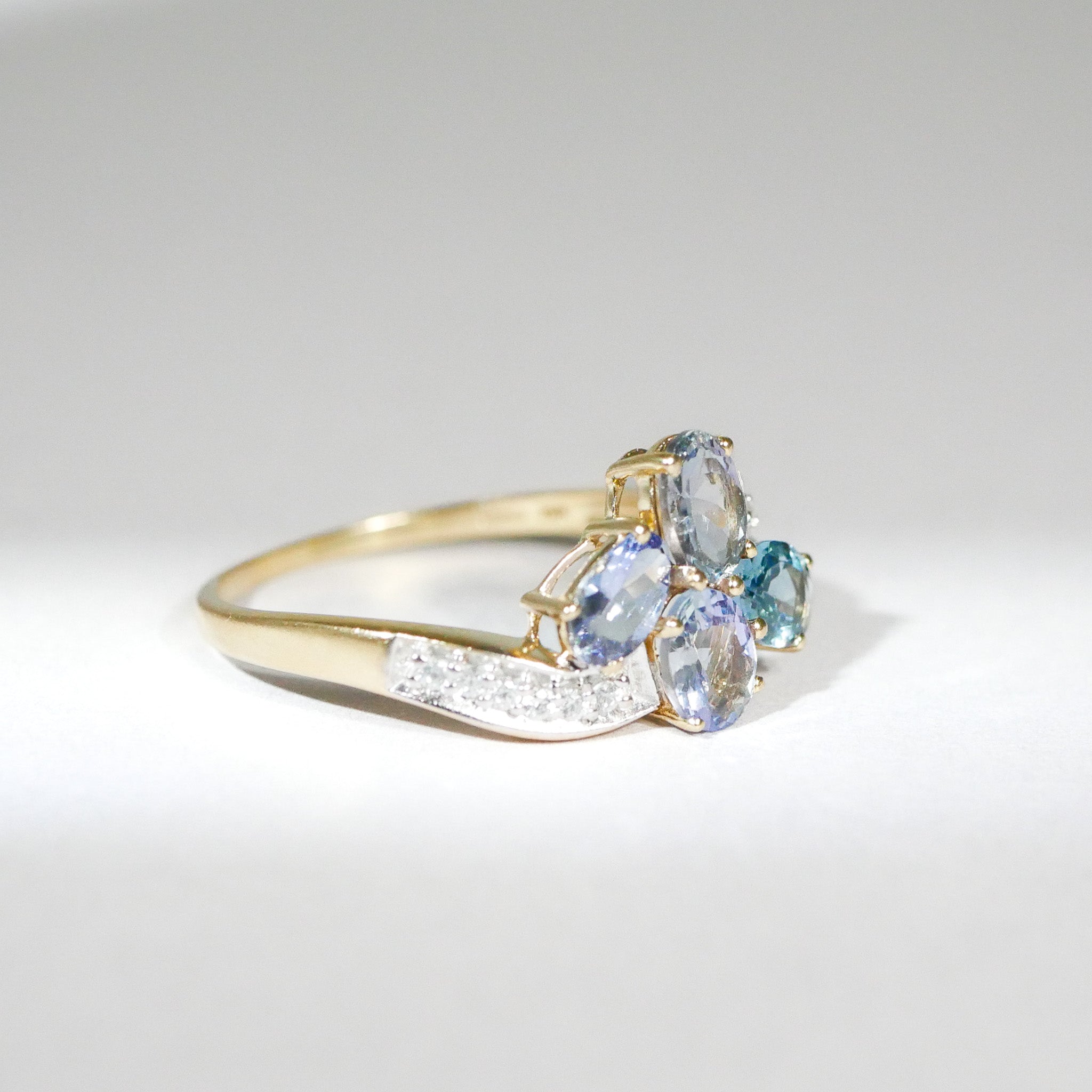 Vintage Ring Tansanit und Diamanten