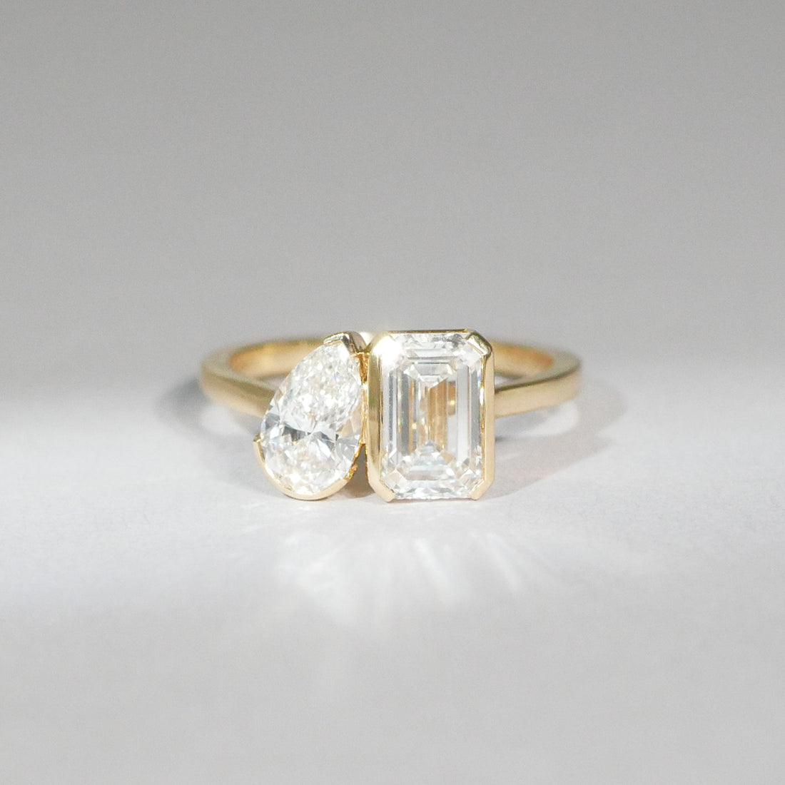 Ring 2 Diamanten Emerald und Tearcut