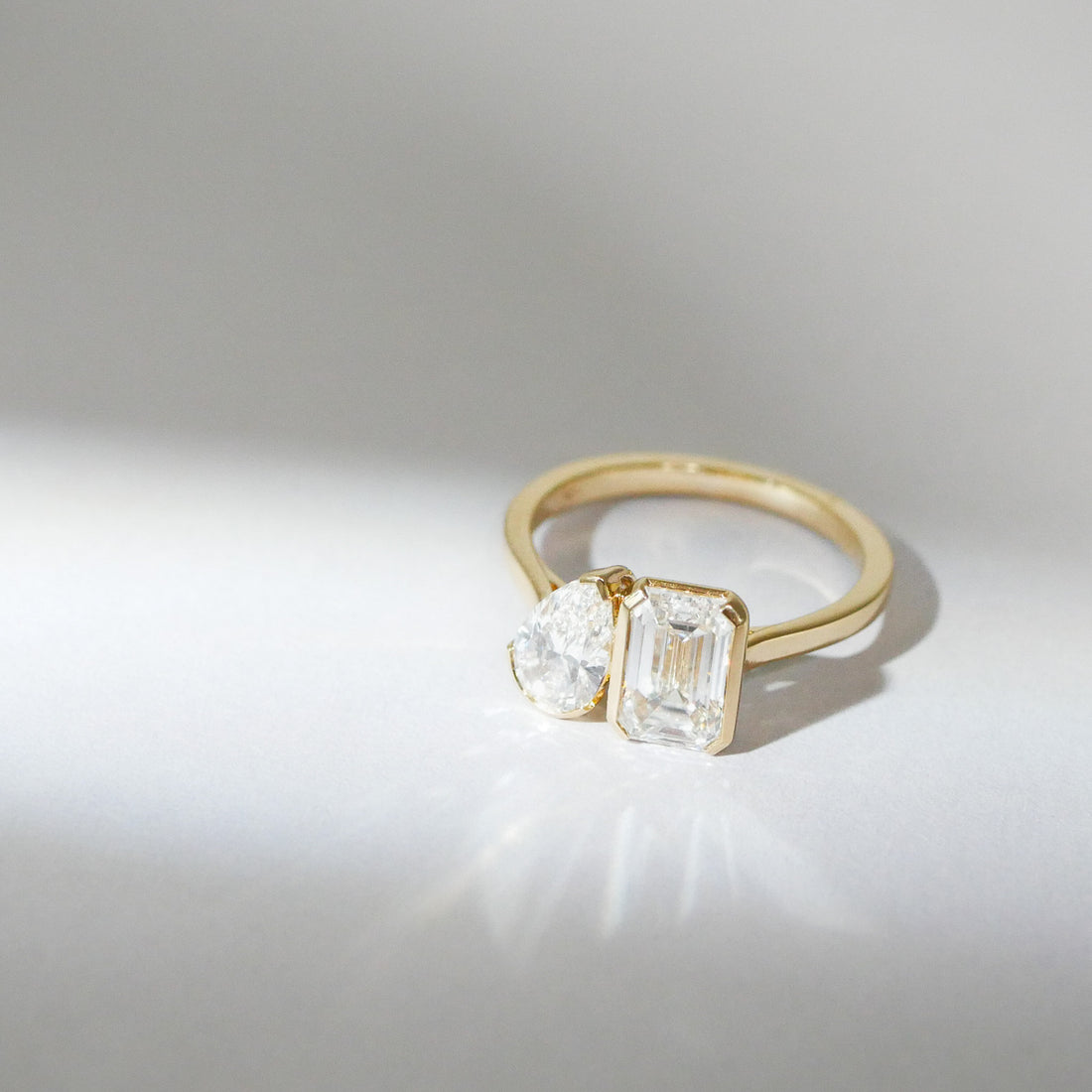 Ring 2 Diamanten Emerald und Tearcut