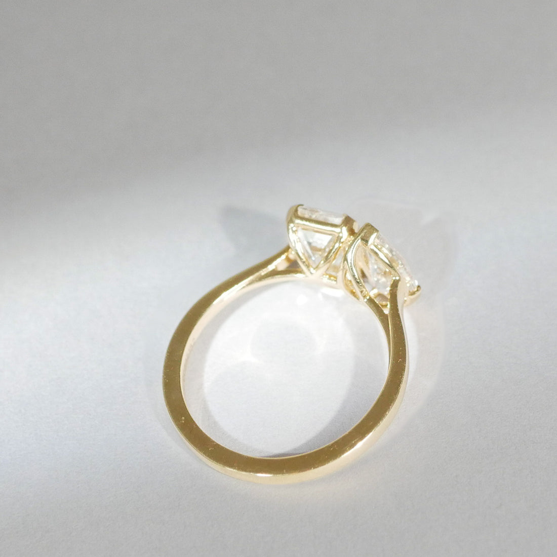 Ring 2 Diamanten Emerald und Tearcut