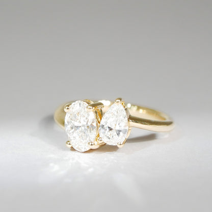 Ring 2 Diamanten Oval und Tear Cut