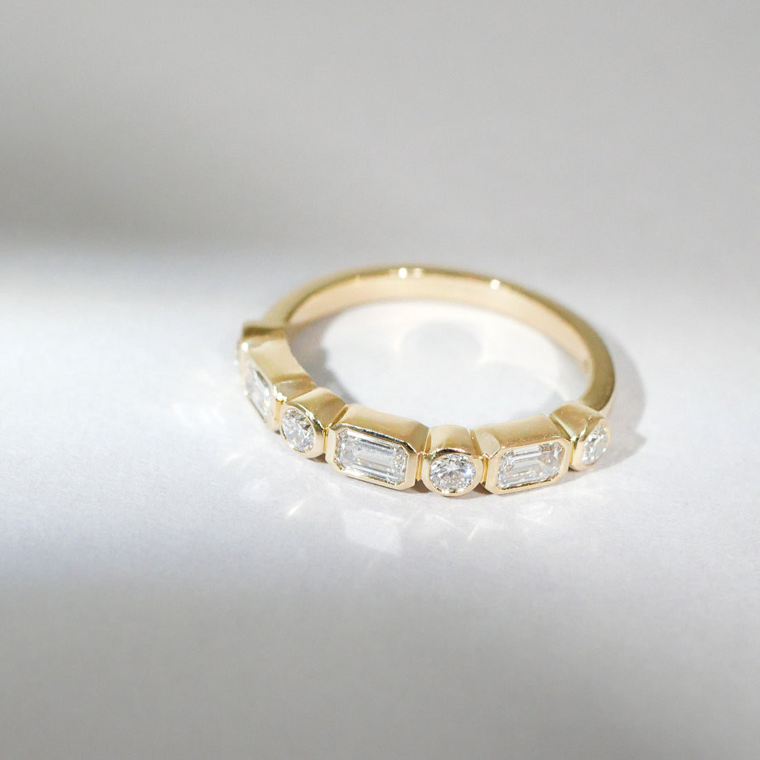 BEZEL Diamant Ring Emerald und Brillant cut 18 KT