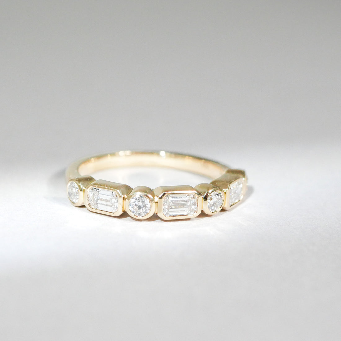 BEZEL Diamant Ring Emerald und Brillant cut 18 KT