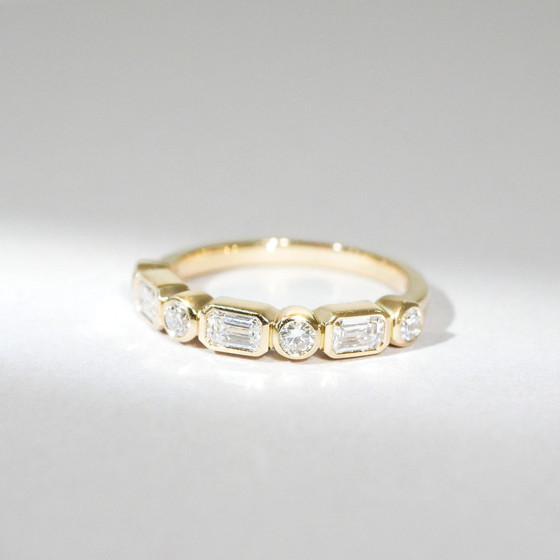 BEZEL Diamant Ring Emerald und Brillant cut 18 KT