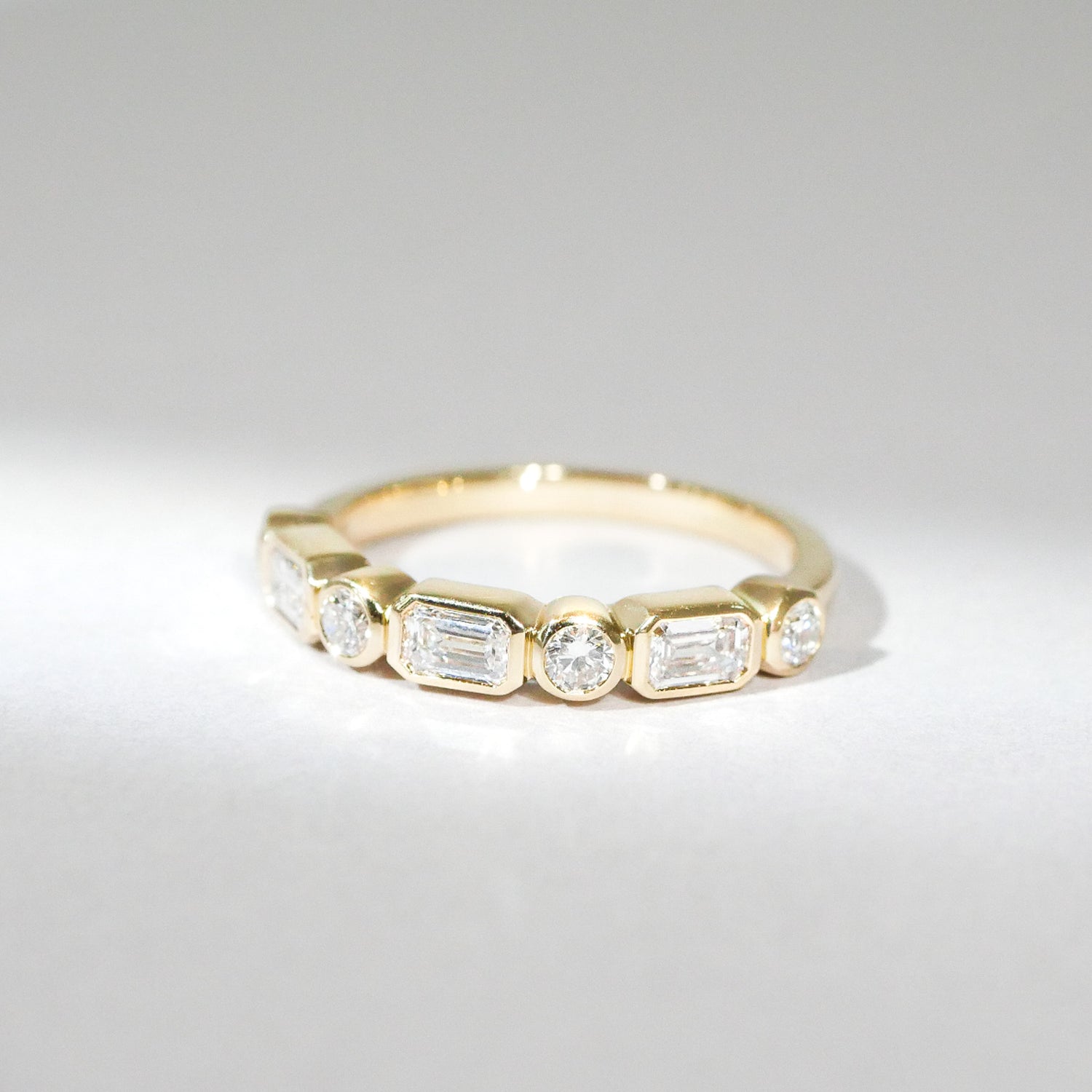 BEZEL Diamant Ring Emerald und Brillant cut 18 KT