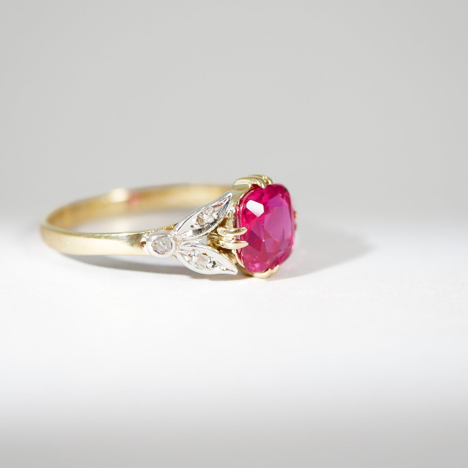 Vintage Gelbgold Spinell Ring