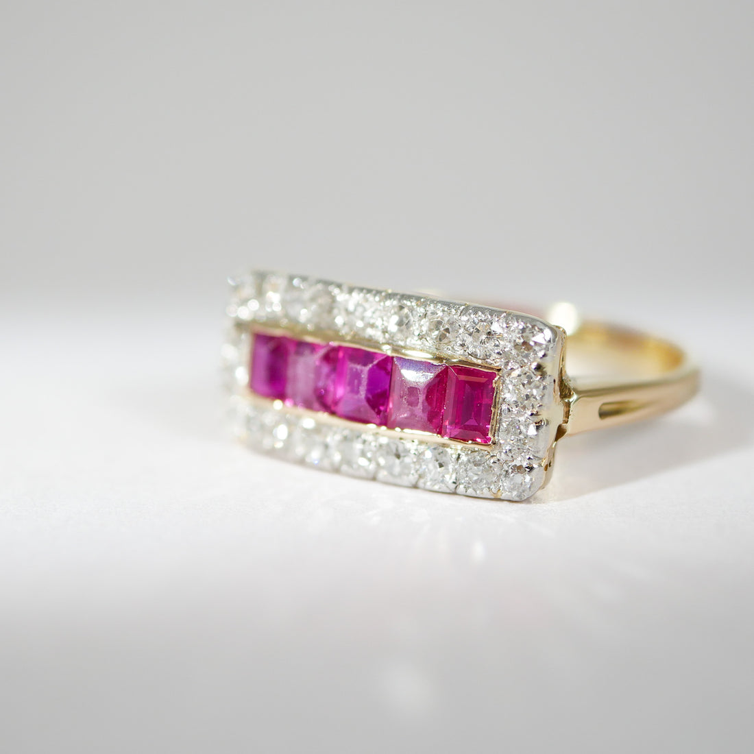 Vintage Gelbgold Ring Rubin und Diamanten