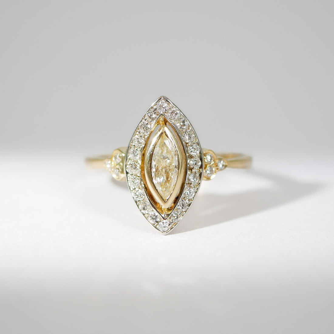 Vintage Ring natur light yellow Diamant Marqiuse schliff