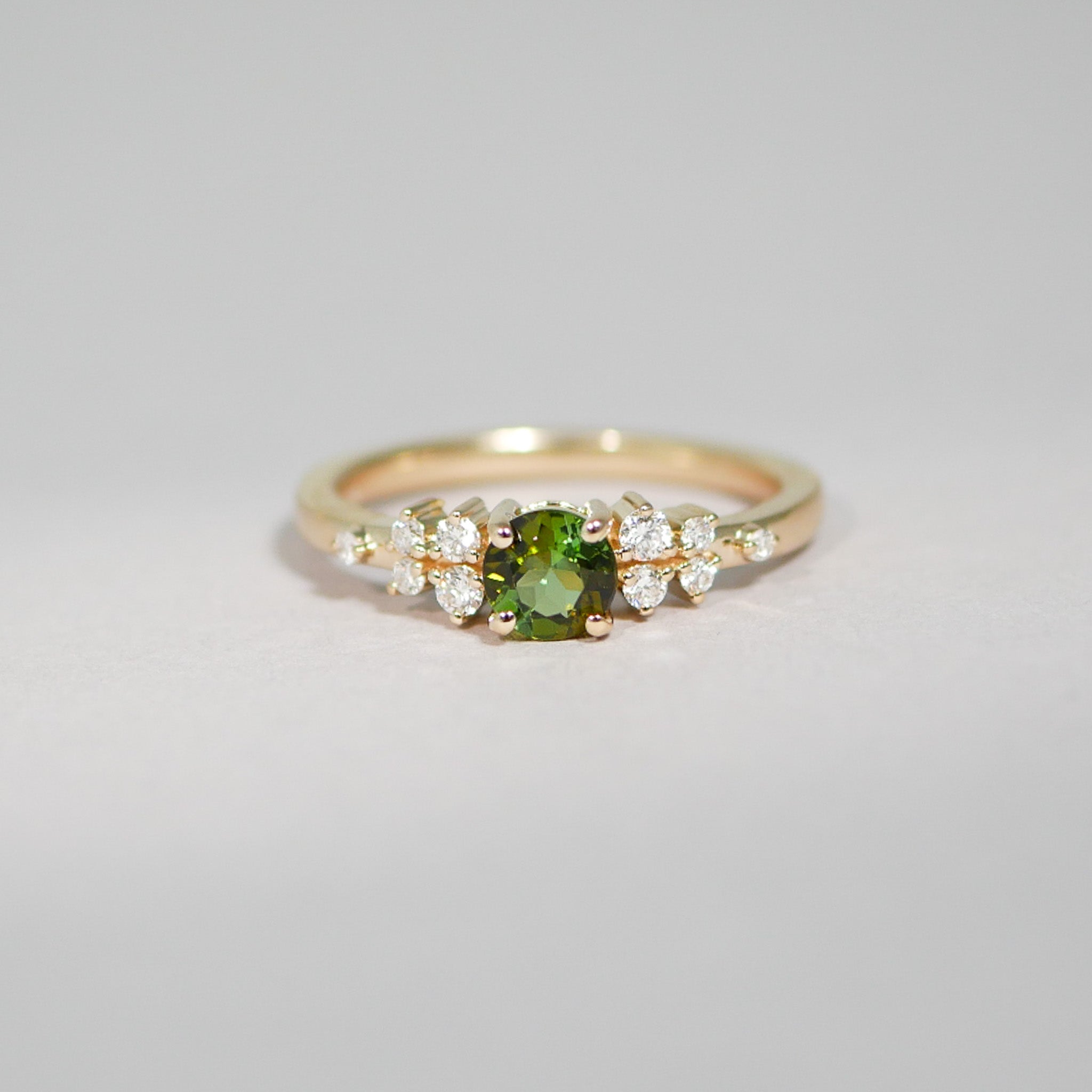 Ring grüner runder Turmalin vintage-stil