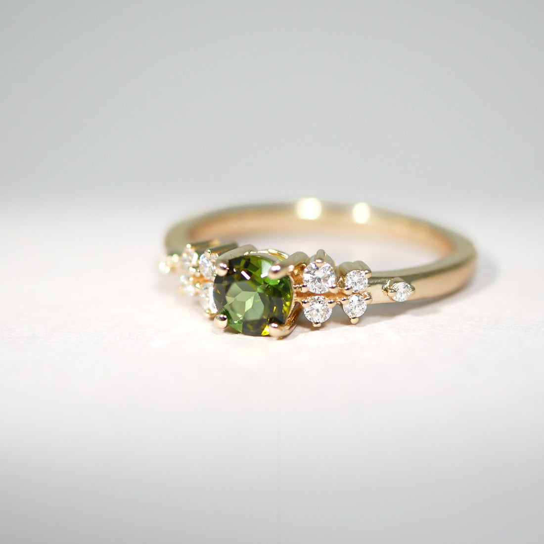 Ring grüner runder Turmalin vintage-stil