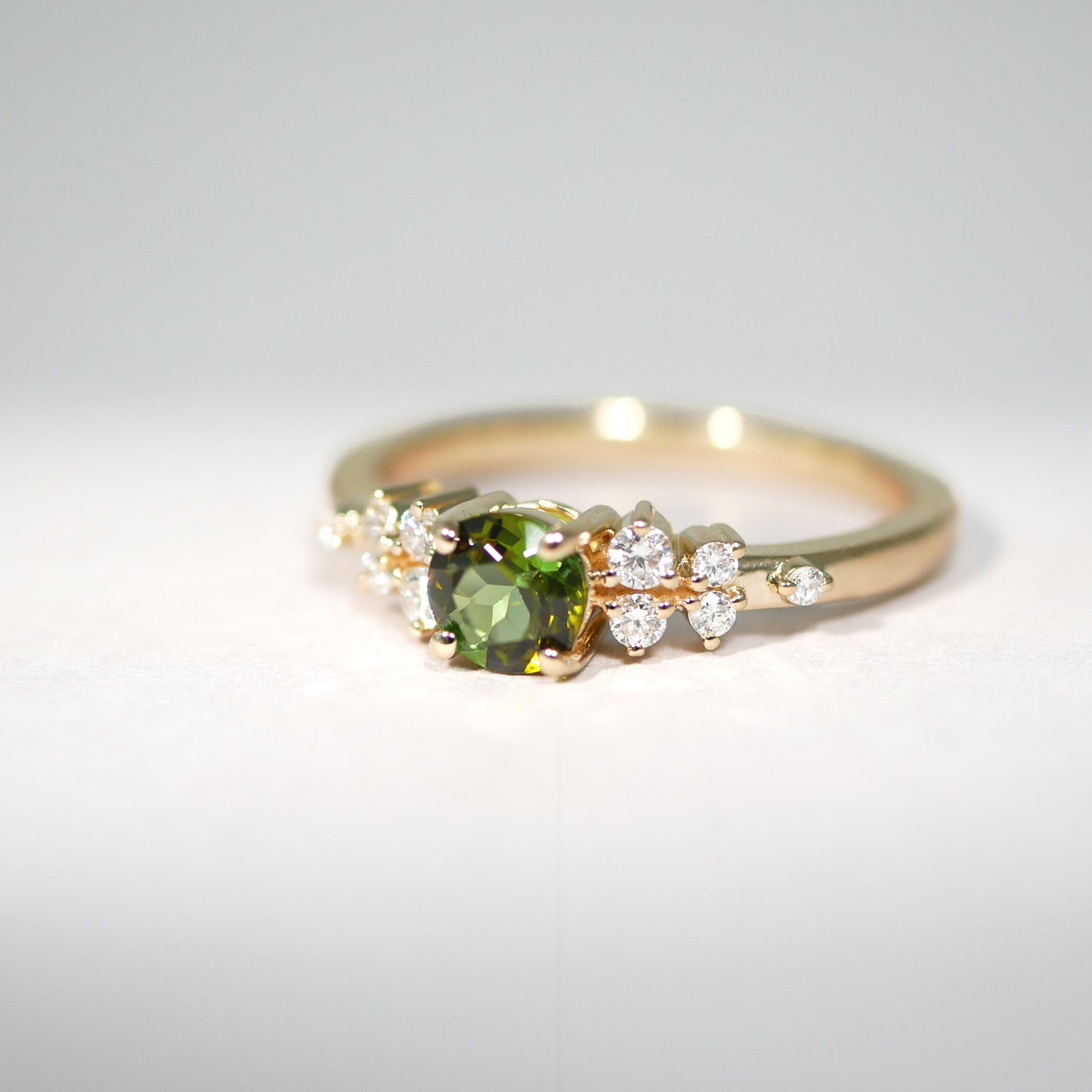 Ring grüner runder Turmalin vintage-stil